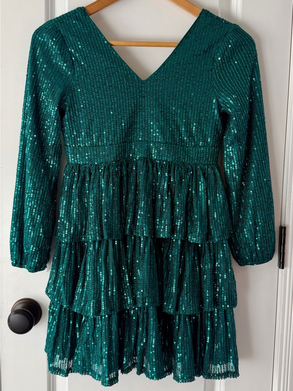 Alisa & Leo Green Sequin Tiered Party Dress Long Sleeve V Neck Party Holiday